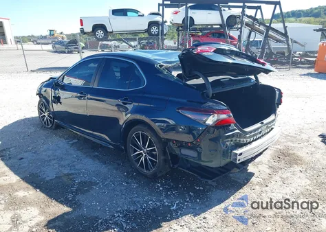 2021 Toyota Camry Se z USA, uszkodzony, nr VIN 4T1G11AK1MU472607